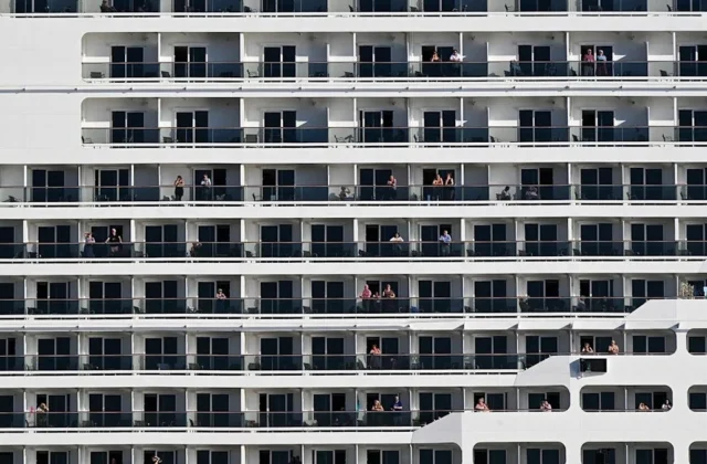 Cruise Cabin Door Decorations: New Crackdown Sparks Controversy Among Passengers
