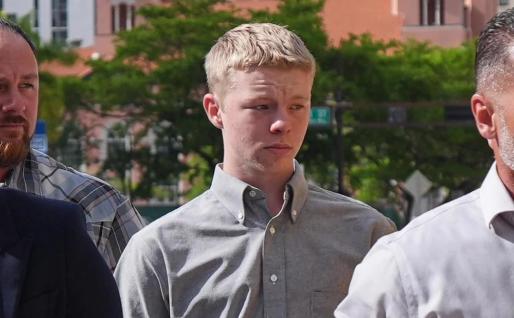 Teen Charged with Stepping Sister’s Murder on Cruise Ship Granted Delay on Jail Time