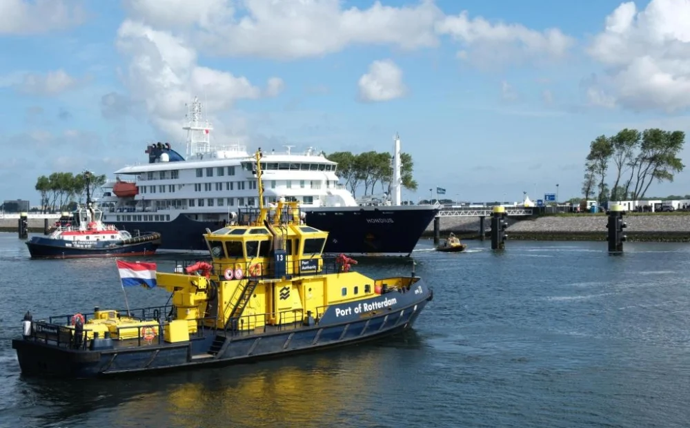 Hantavirus Outbreak: Cruise Ship Docks in the Netherlands for Urgent Disinfection