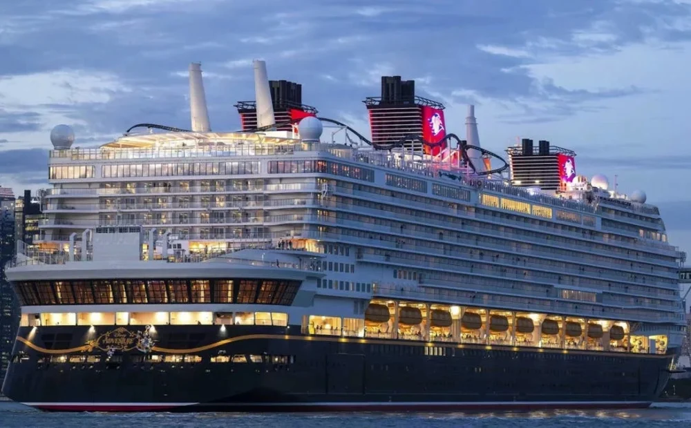 Disney’s Largest Cruise Ship Sets Sail with Island-Wide Festival in Singapore This Summer!