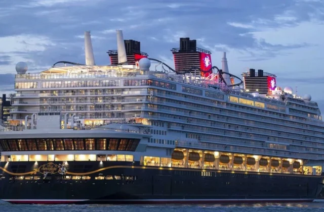 Disney’s Largest Cruise Ship Sets Sail with Island-Wide Festival in Singapore This Summer!