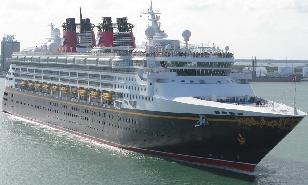 Disney Cruise Line Celebrates 2025 Blue Circle Award in Vancouver