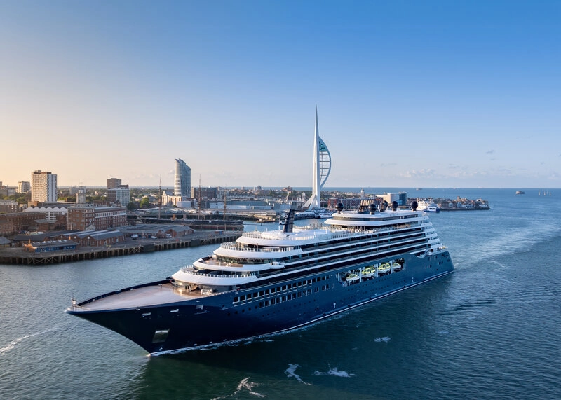 Ritz-Carlton Yacht Collection Embraces Versionix Seaware Platform for Enhanced Guest Experience