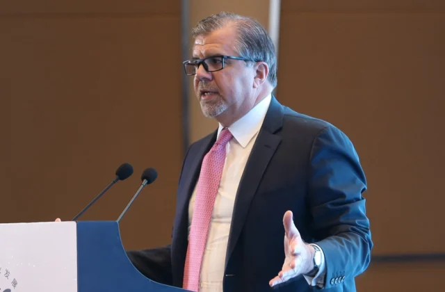 Del Rio Launches Discovery Phase in NCLH Consulting Pay Lawsuit