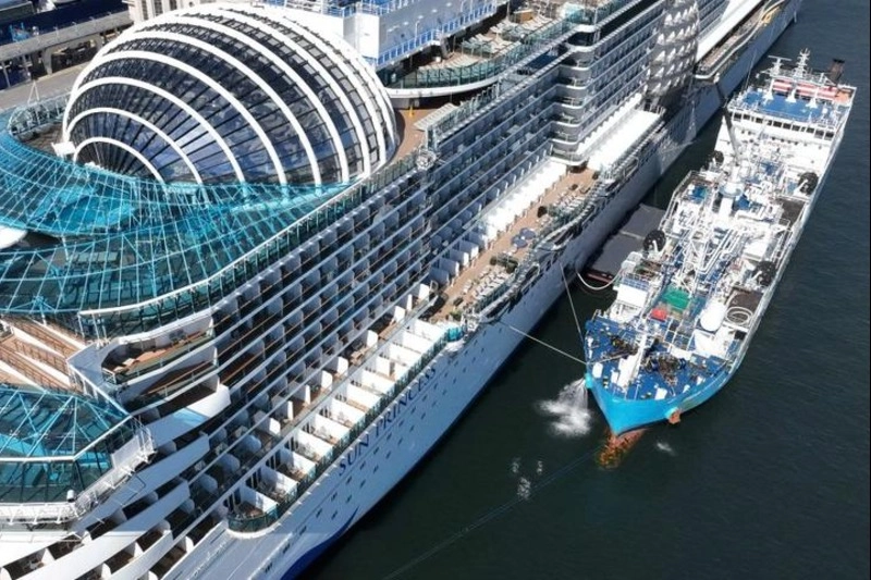 Naples Port Marks Milestone with First LNG Ship-to-Ship Bunkering for Sun Princess