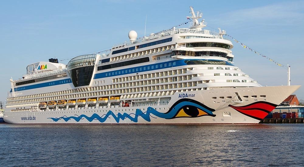 AIDAmar Experience: Passengers Onboard During Unique Dry Dock Operation in Rotterdam